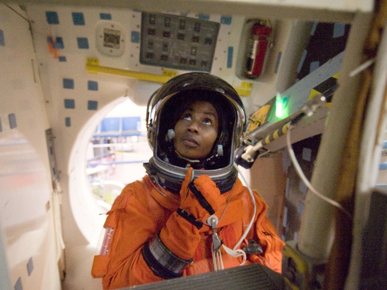 Texas engineering alumnus Stephanie Wilson in Nasa uniform