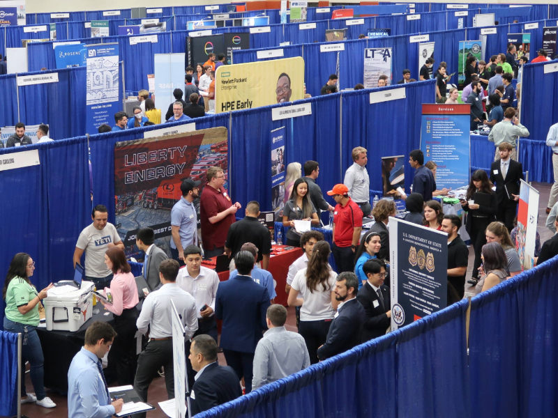 Engineering Expo students and employers in the gymnasium