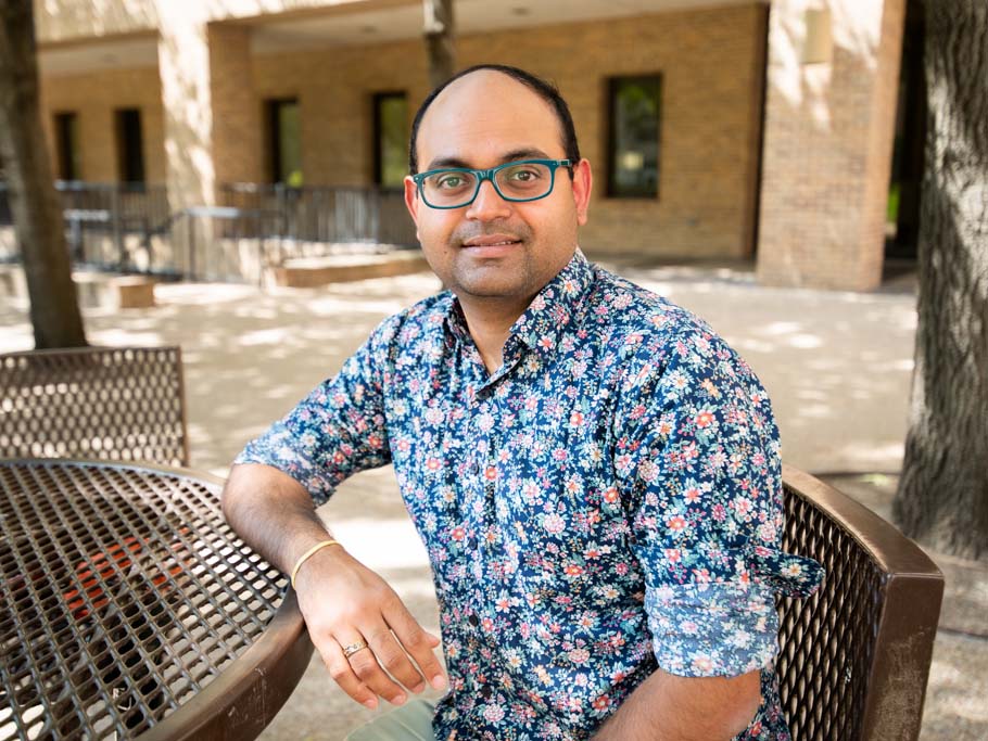 Arvind Ravikumar, TX engineering professor