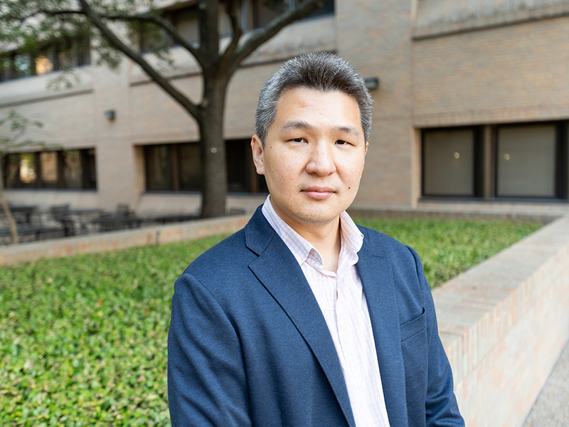 Texas engineering professor Chih Hao Chang