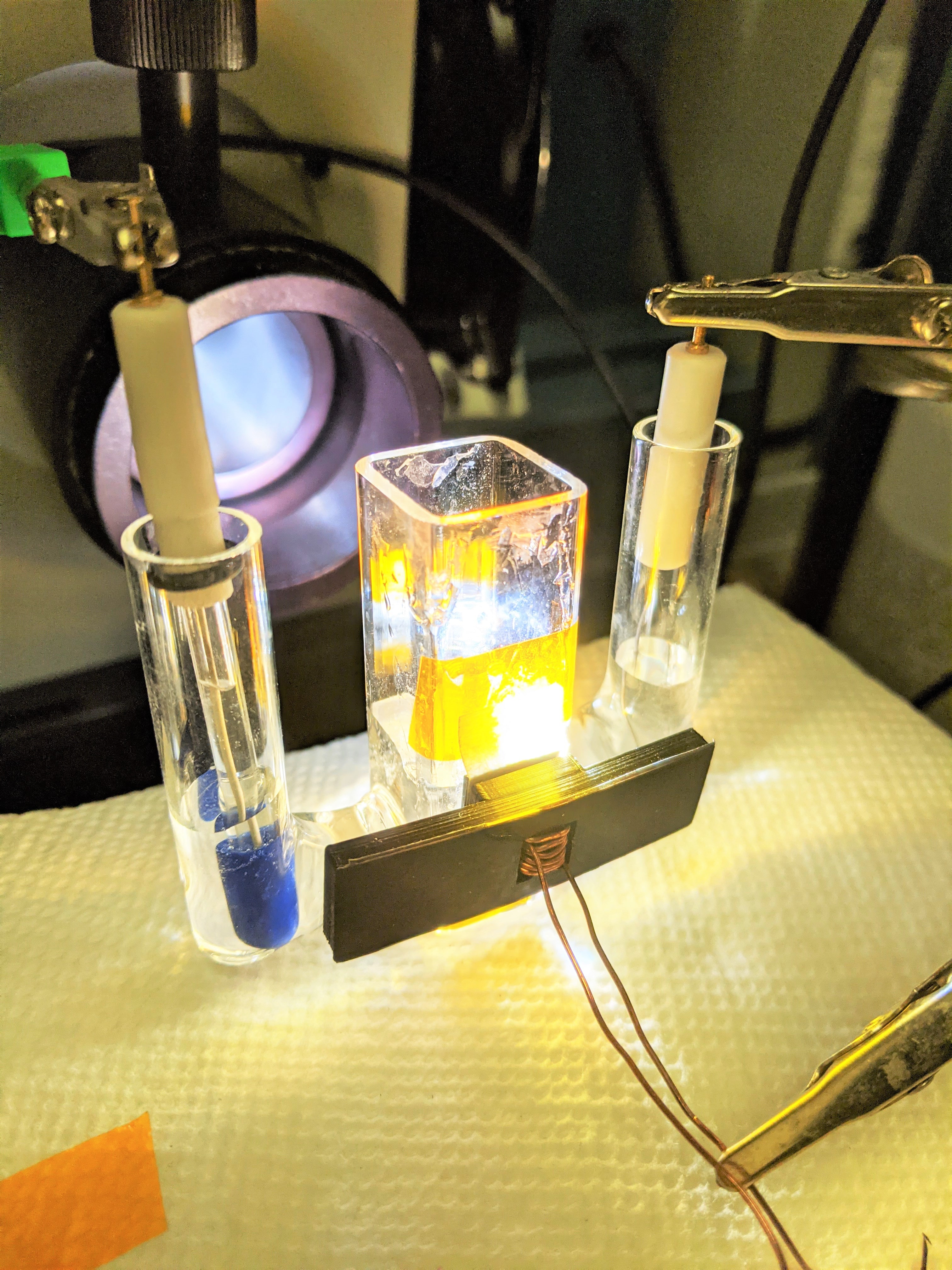 ed yu water splitting aparatus